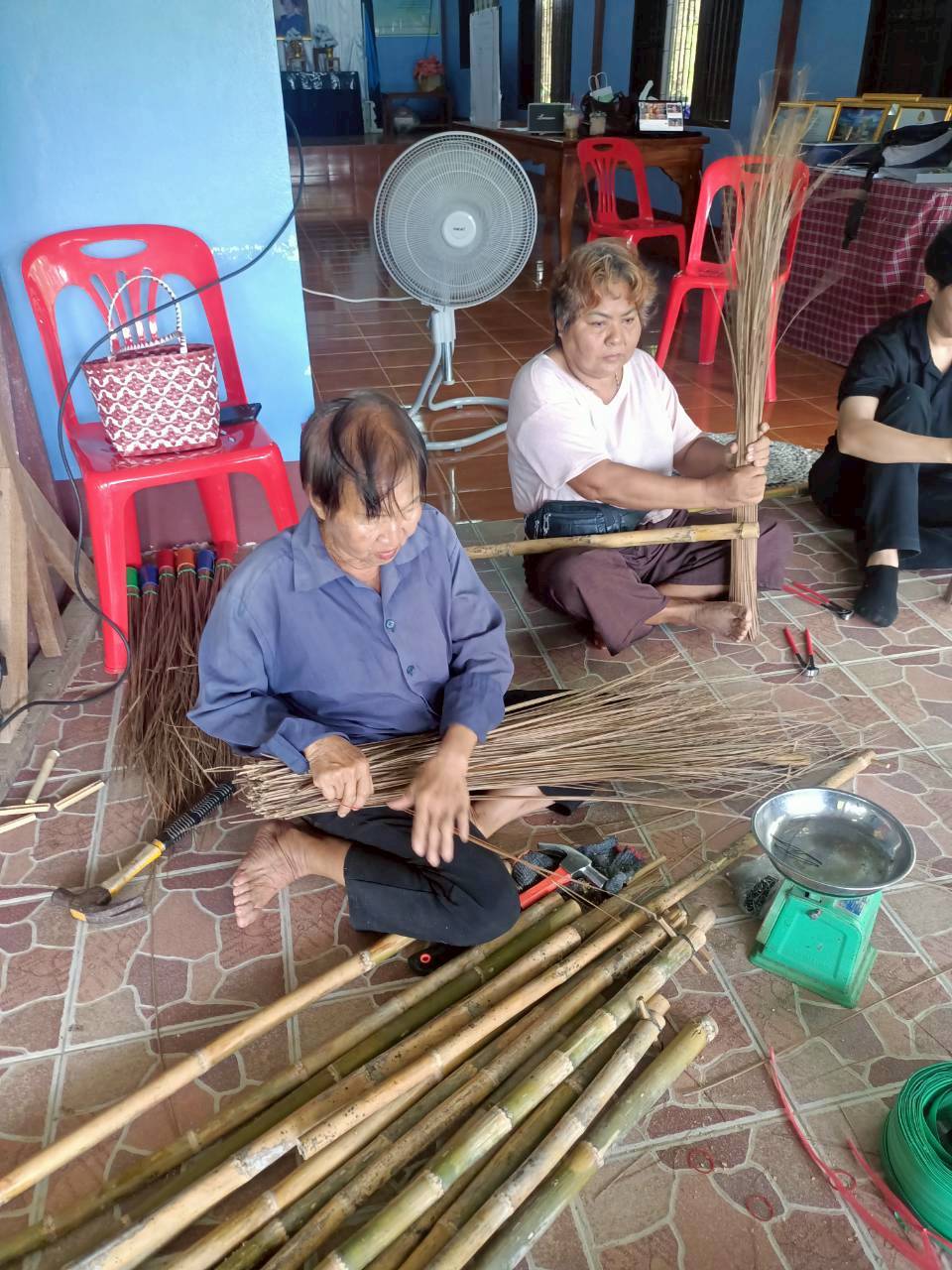title - ส.ป.ก.ตราด จัดฝึกอบรมเกษตรกรหลักสูตรที่ 2การสร้างอาชีพในการบริหารจัดการวัสดุเหลือใช้ทางการเกษตรเพื่อเพิ่มมูลค่า เป็นมิตรกับสิ่งแวดล้อมภายใต้โครงการลดการเผาวัสดุเหลือใช้ทางการเกษตรในเขตปฏิรูปที่ดิน กิจกรรมลดการเผาวัสดุเหลือใช้ทางการเกษตรในเขตปฏิรูปที่ดิน ปีงบประมาณ พ.ศ.2569  